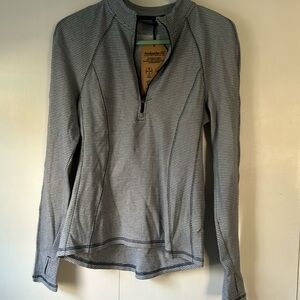 Small  Avalanche outdoor supply women’s